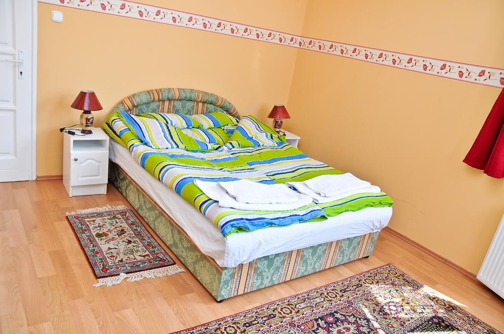 Kastely Panzio Ii. Hotel Hajduszoboszlo Room photo
